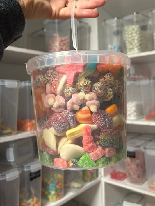 Seau 2 kg mélangé – LIQUIDATION ✨🍬
